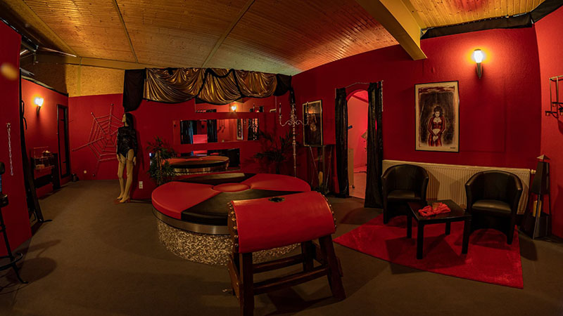 Espace de jeu BDSM — donjon et accessoires